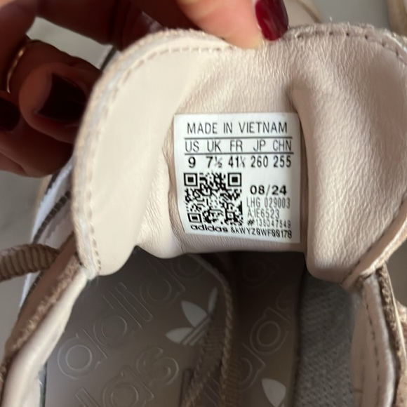 Brand new Adidas Sambas OG in beige - Picture 7 of 7